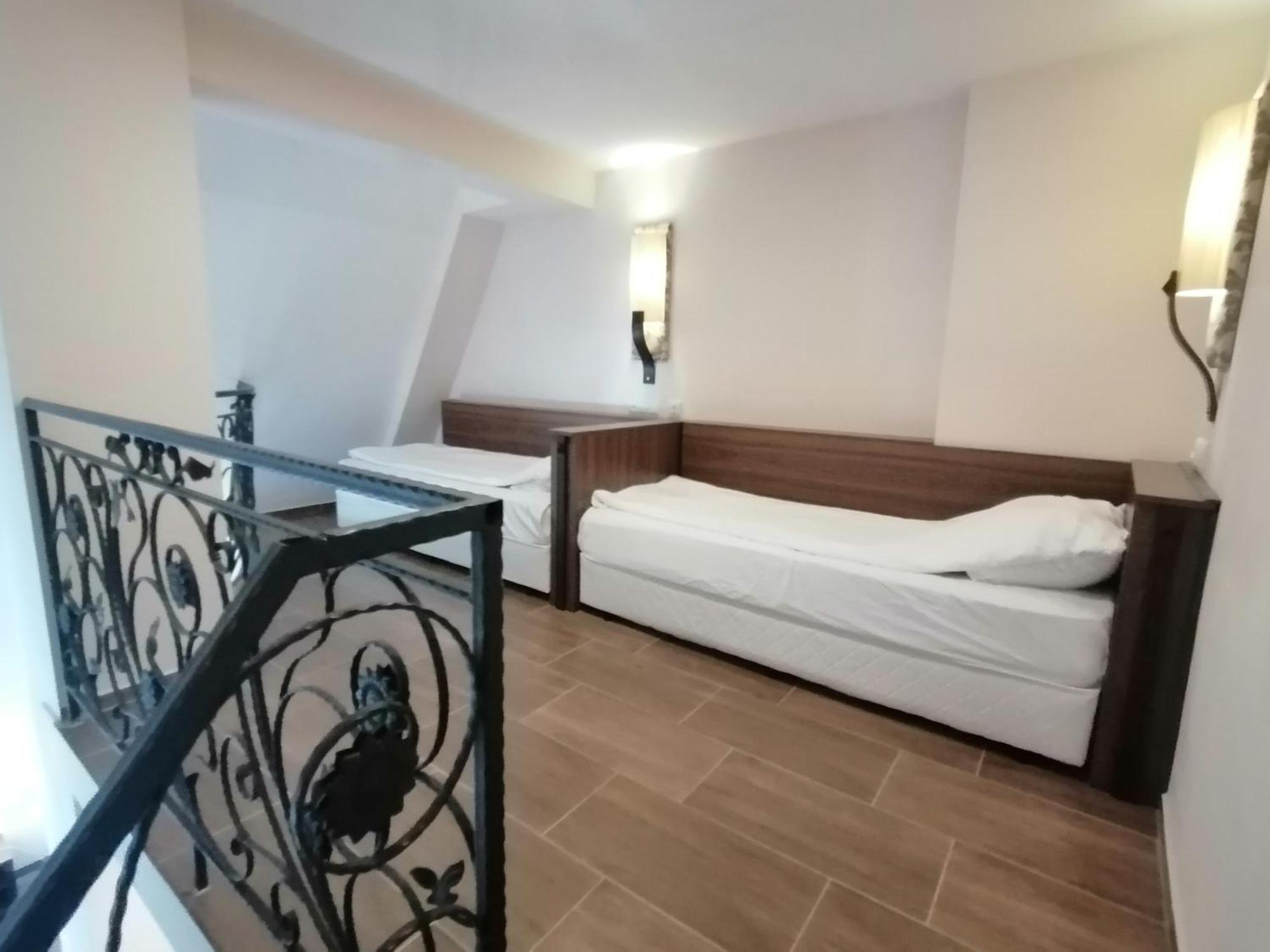 Hotel Aristokrat Obzor Buitenkant foto