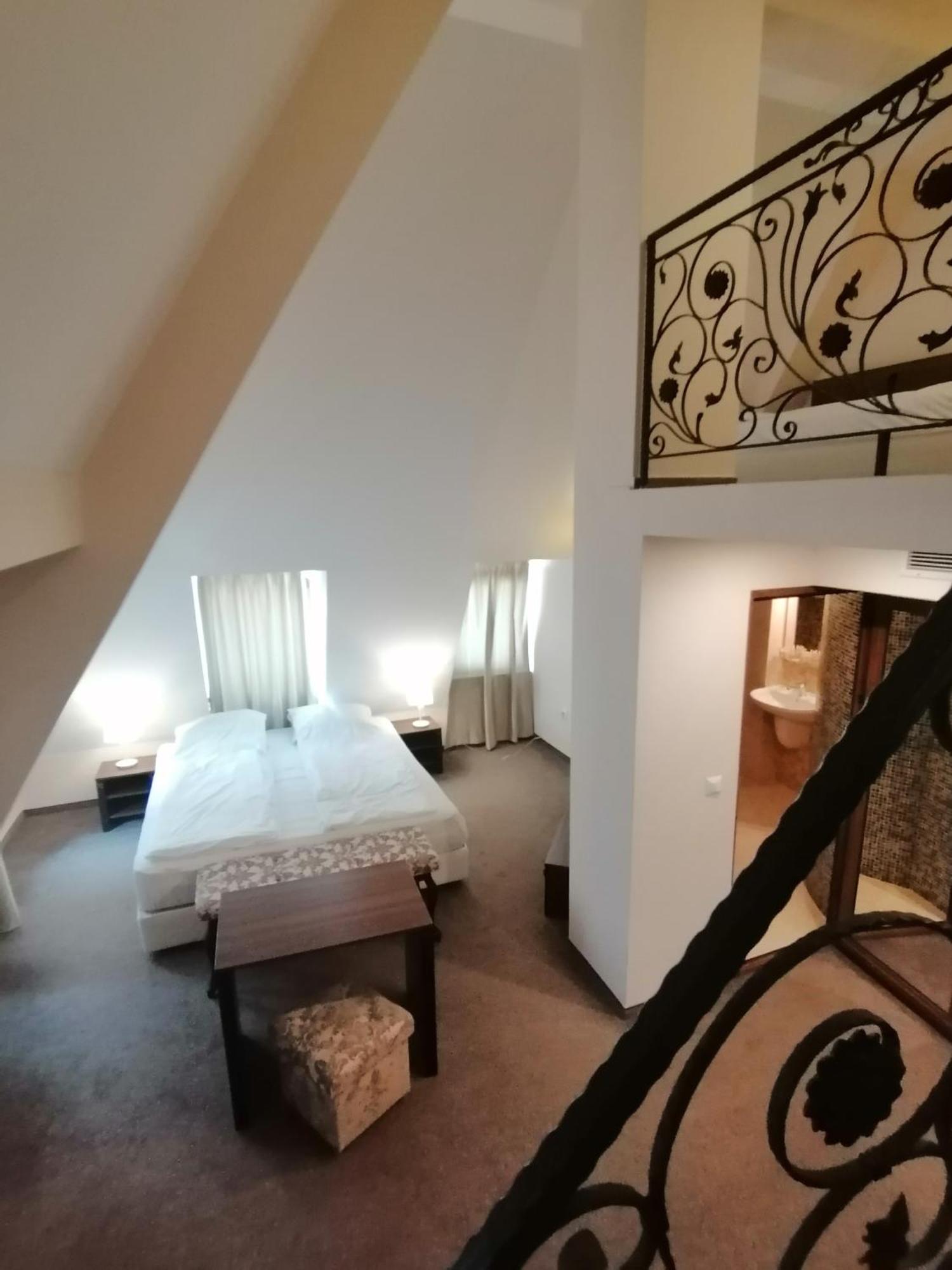 Hotel Aristokrat Obzor Buitenkant foto