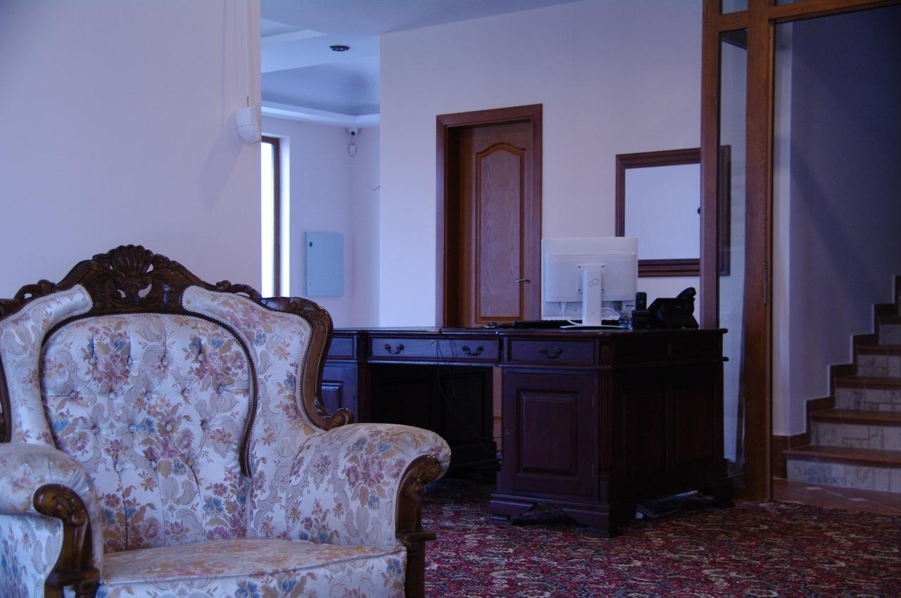 Hotel Aristokrat Obzor Buitenkant foto