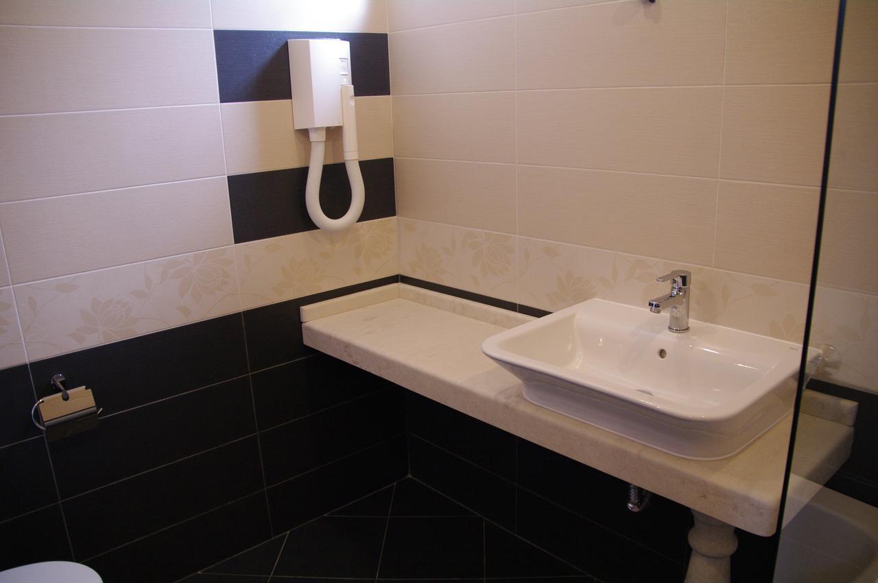 Hotel Aristokrat Obzor Buitenkant foto